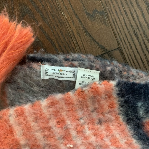 Aphorism scarf - Picture 3 of 3